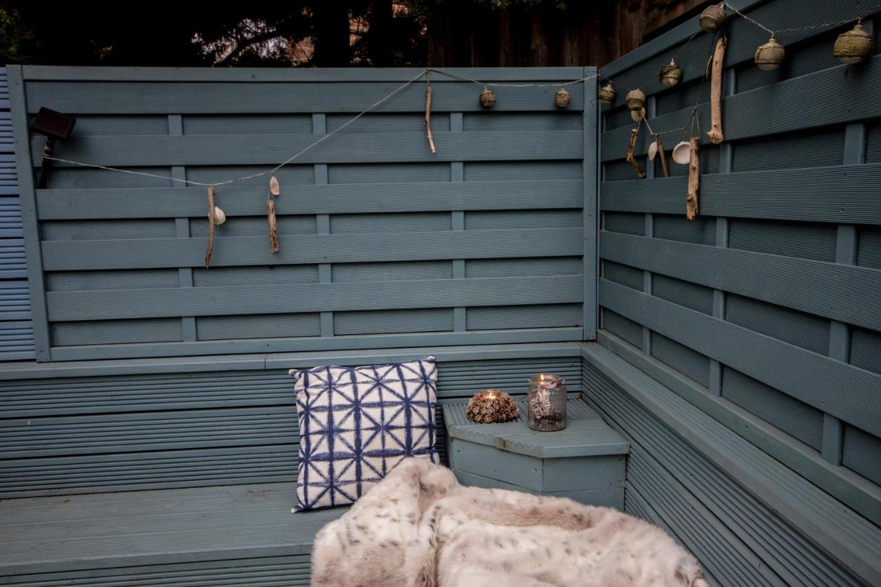 Sea Hollies Villa อเบอร์ดูร์ ภายนอก รูปภาพ